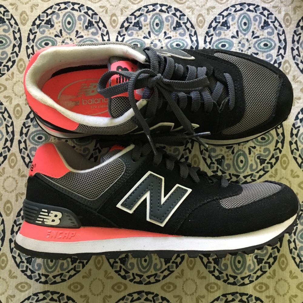 New balance 574 classic. Navy and hot pink.